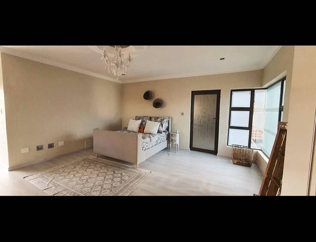 4 BEDROOM TOWNHOUSE FOR SALE IN SOUTH CREST